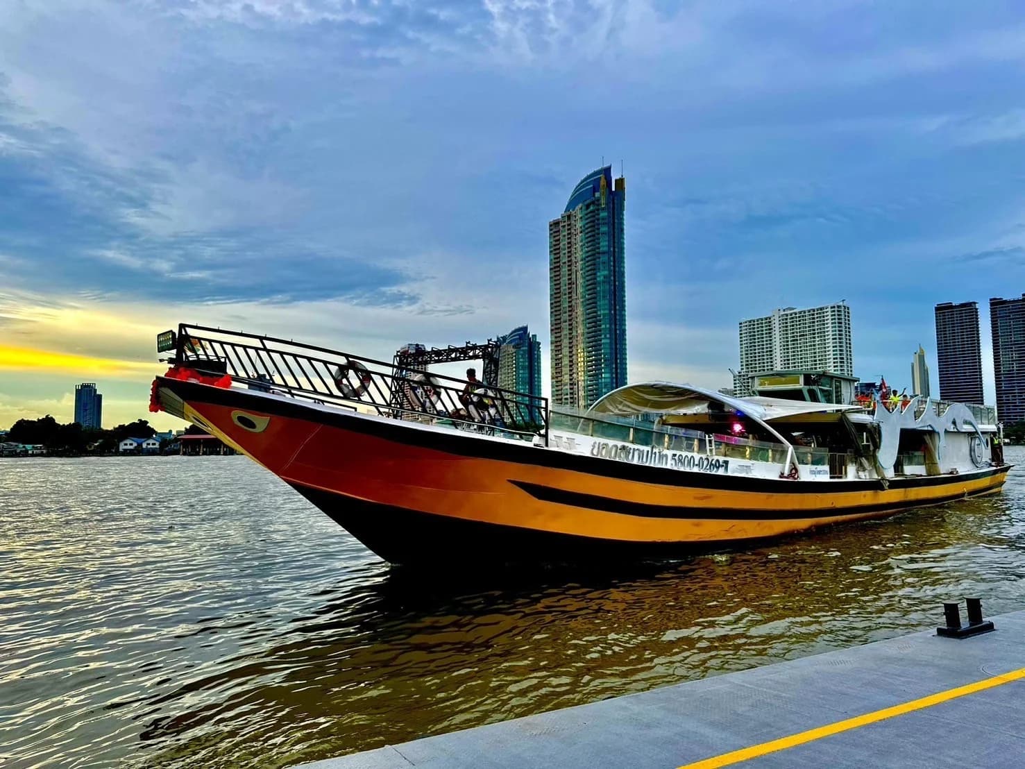 Yodsiam Boat Asiatique Bangkok Sunset Party Ticket